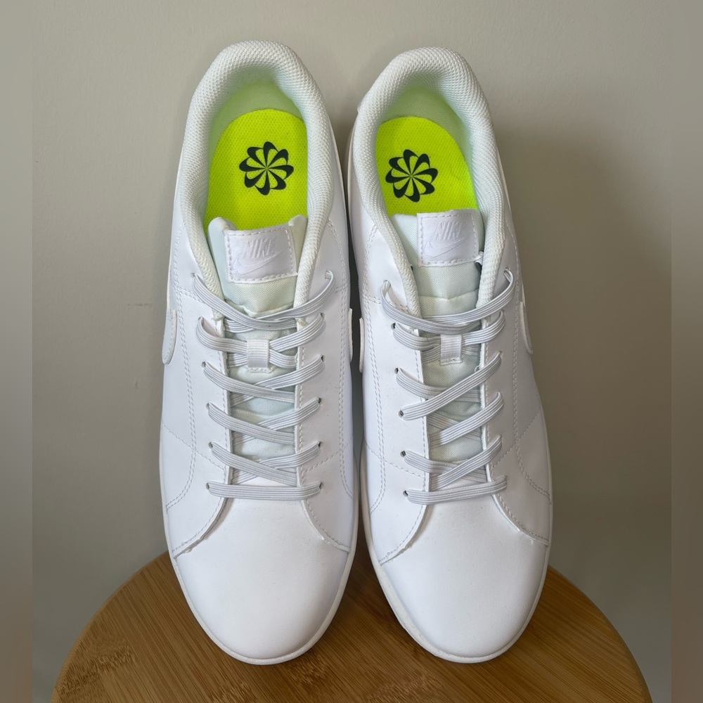 👟 White Nike Sneakers 👟 - Picture 5 of 8